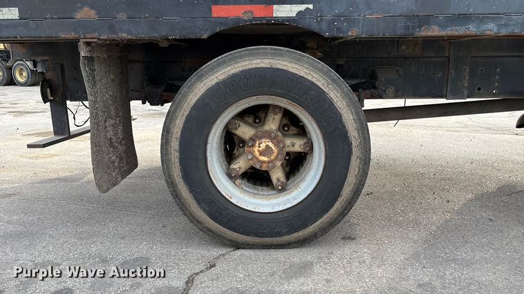 image for item ED5105 1993 GMC C7000 vacuum truck