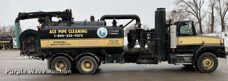 image for item ED5107 1999 Volvo WG sewer jetter truck