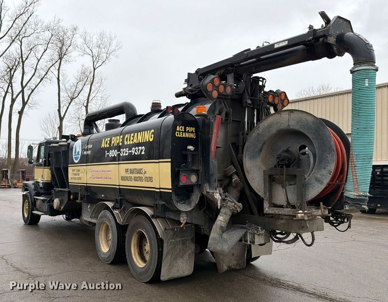 image for item ED5107 1999 Volvo WG sewer jetter truck