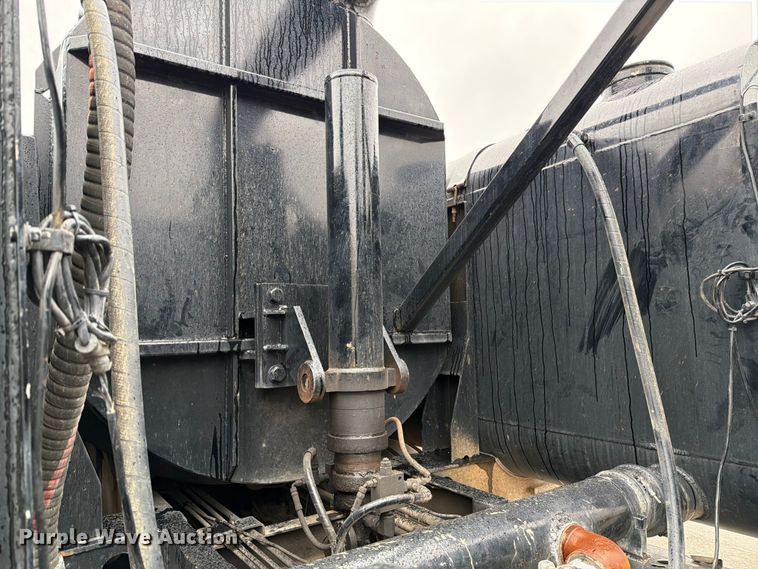 image for item ED5107 1999 Volvo WG sewer jetter truck