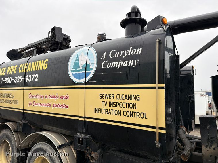 image for item ED5107 1999 Volvo WG sewer jetter truck