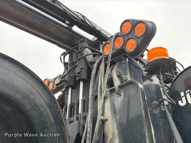 image for item ED5107 1999 Volvo WG sewer jetter truck