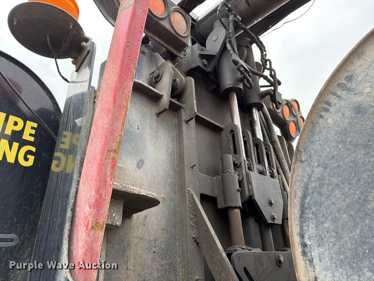 image for item ED5107 1999 Volvo WG sewer jetter truck