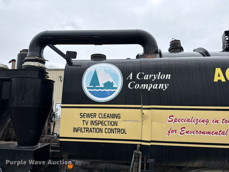 image for item ED5107 1999 Volvo WG sewer jetter truck