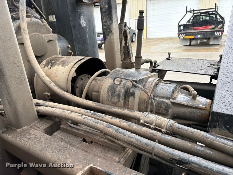 image for item ED5107 1999 Volvo WG sewer jetter truck