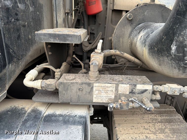 image for item ED5107 1999 Volvo WG sewer jetter truck