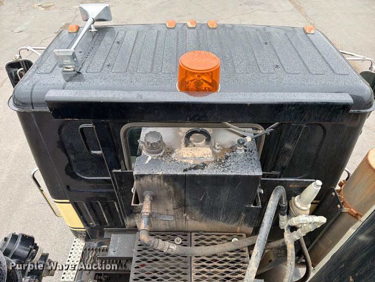 image for item ED5107 1999 Volvo WG sewer jetter truck