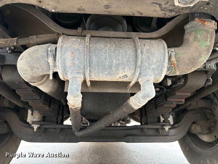 image for item ED5107 1999 Volvo WG sewer jetter truck