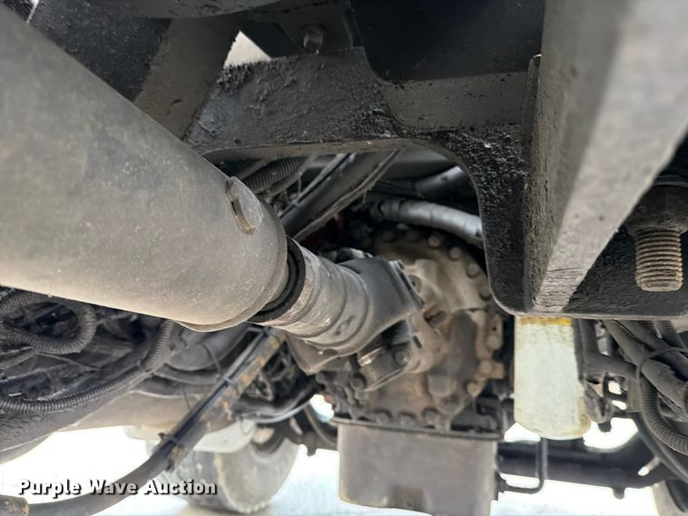 image for item ED5107 1999 Volvo WG sewer jetter truck