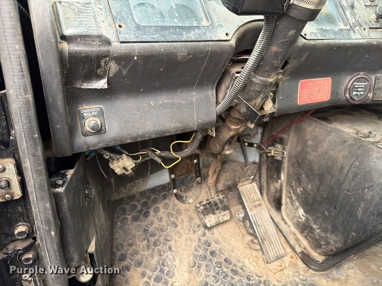 image for item ED5107 1999 Volvo WG sewer jetter truck