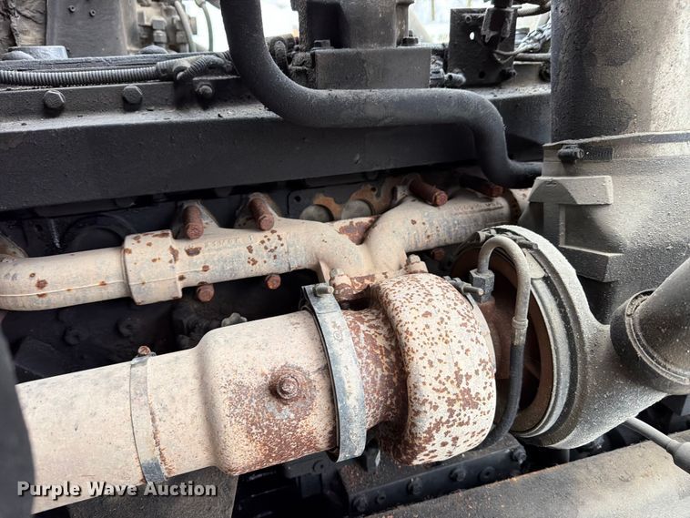 image for item ED5107 1999 Volvo WG sewer jetter truck