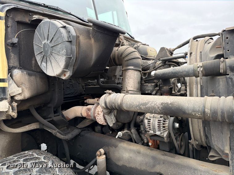 image for item ED5107 1999 Volvo WG sewer jetter truck