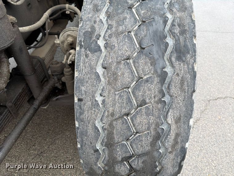 image for item ED5107 1999 Volvo WG sewer jetter truck