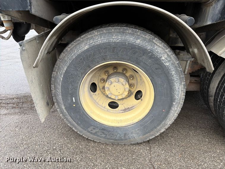 image for item ED5107 1999 Volvo WG sewer jetter truck