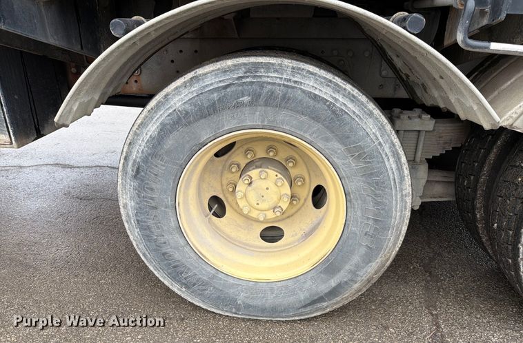 image for item ED5107 1999 Volvo WG sewer jetter truck