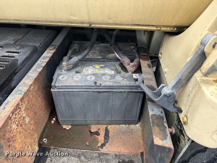 image for item ED5109 1992 GMC C7 sewer jetter truck