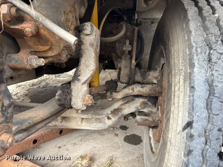 image for item ED5109 1992 GMC C7 sewer jetter truck