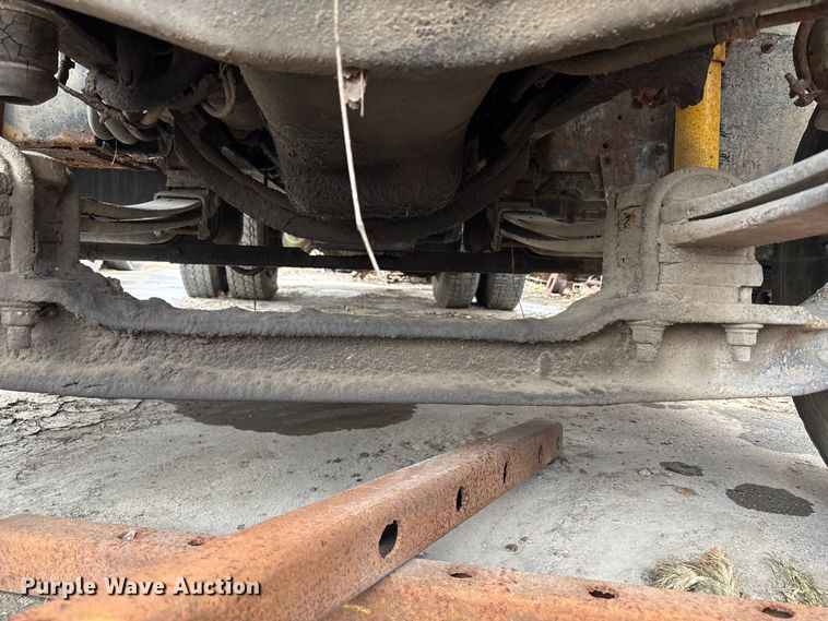 image for item ED5109 1992 GMC C7 sewer jetter truck