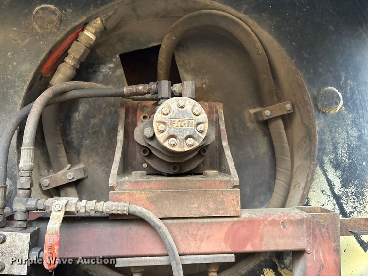 image for item ED5109 1992 GMC C7 sewer jetter truck