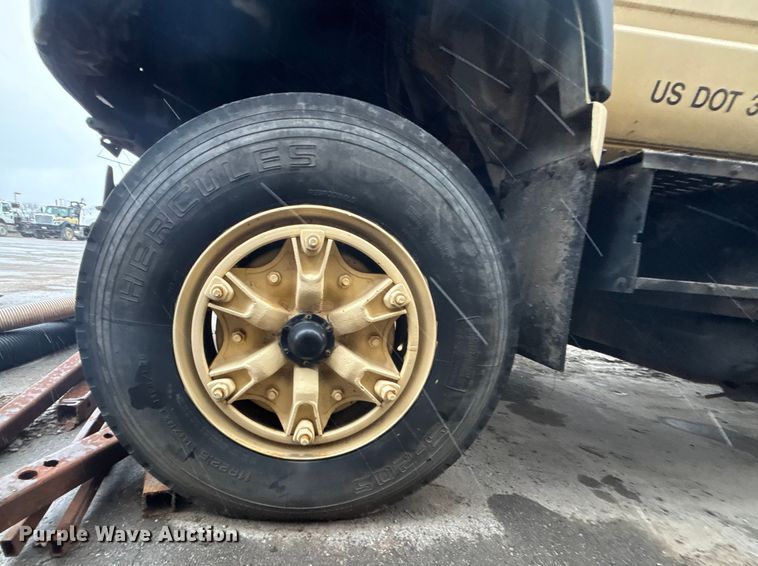 image for item ED5109 1992 GMC C7 sewer jetter truck