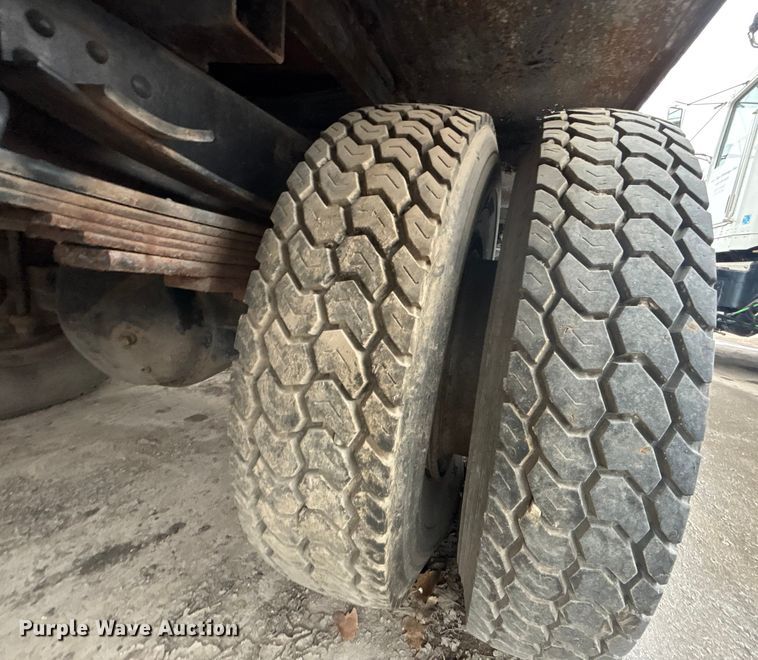 image for item ED5109 1992 GMC C7 sewer jetter truck