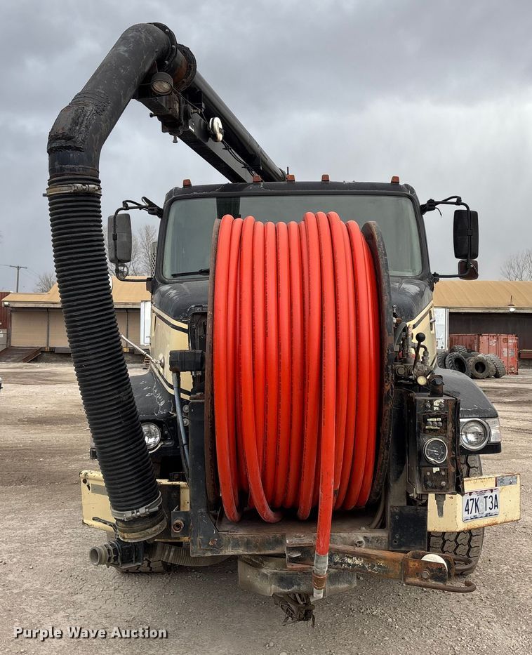 image for item ED5114 2003 Volvo Truck VHD sewer jetter truck