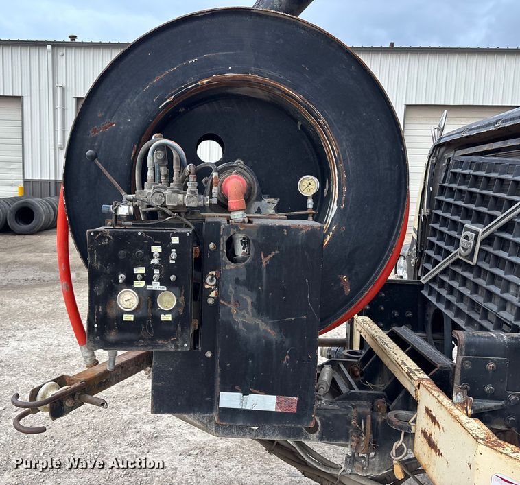 image for item ED5114 2003 Volvo Truck VHD sewer jetter truck