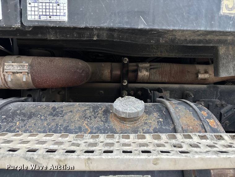 image for item ED5114 2003 Volvo Truck VHD sewer jetter truck