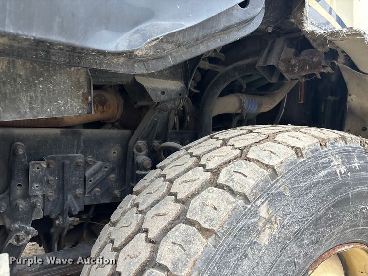 image for item ED5114 2003 Volvo Truck VHD sewer jetter truck