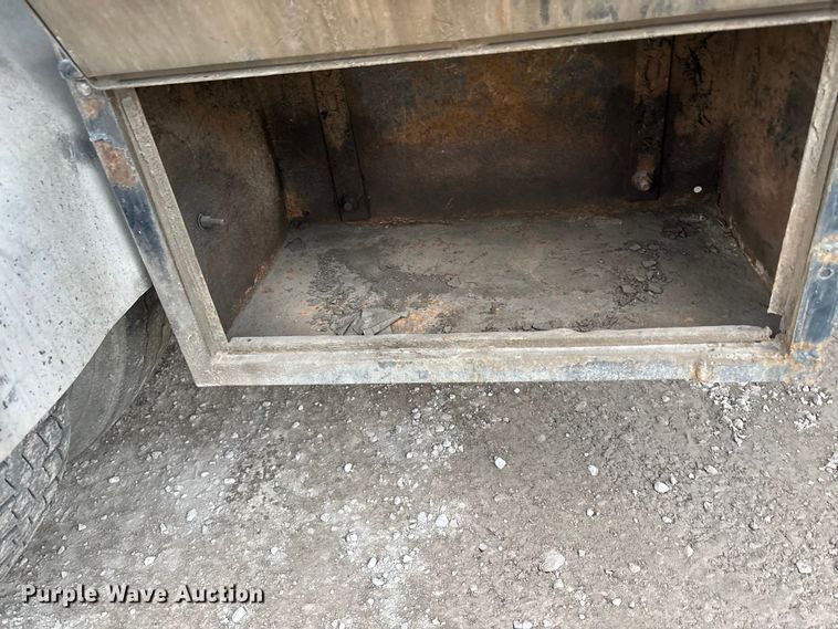 image for item ED5114 2003 Volvo Truck VHD sewer jetter truck