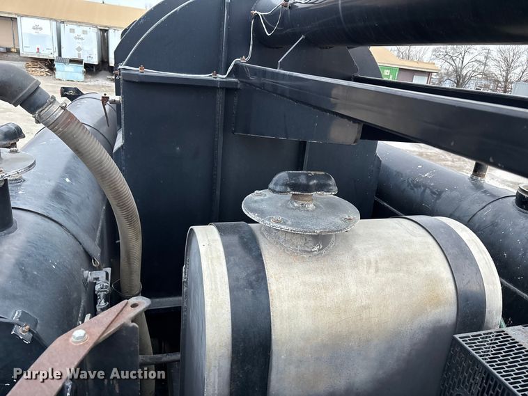 image for item ED5114 2003 Volvo Truck VHD sewer jetter truck