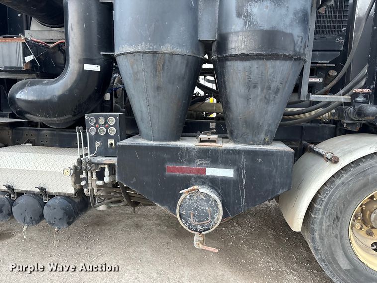 image for item ED5114 2003 Volvo Truck VHD sewer jetter truck