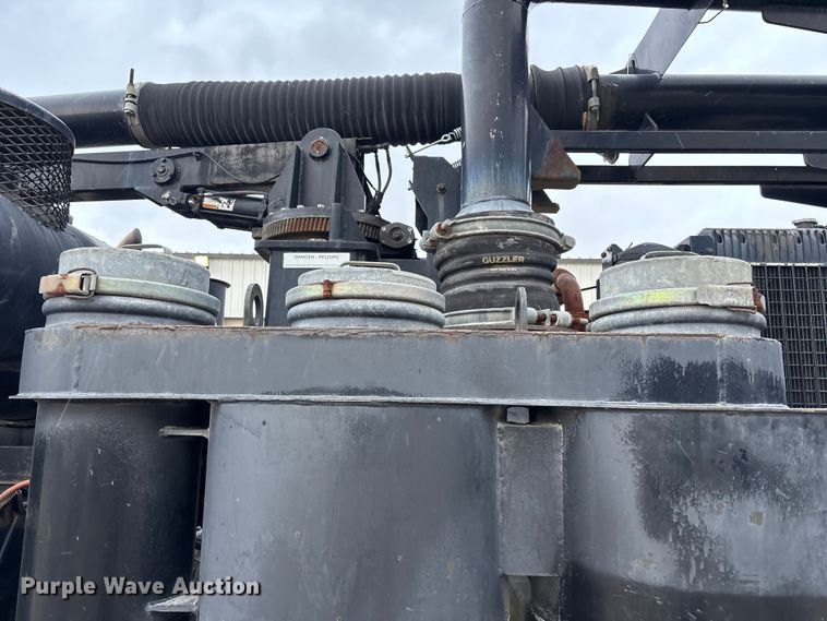 image for item ED5114 2003 Volvo Truck VHD sewer jetter truck