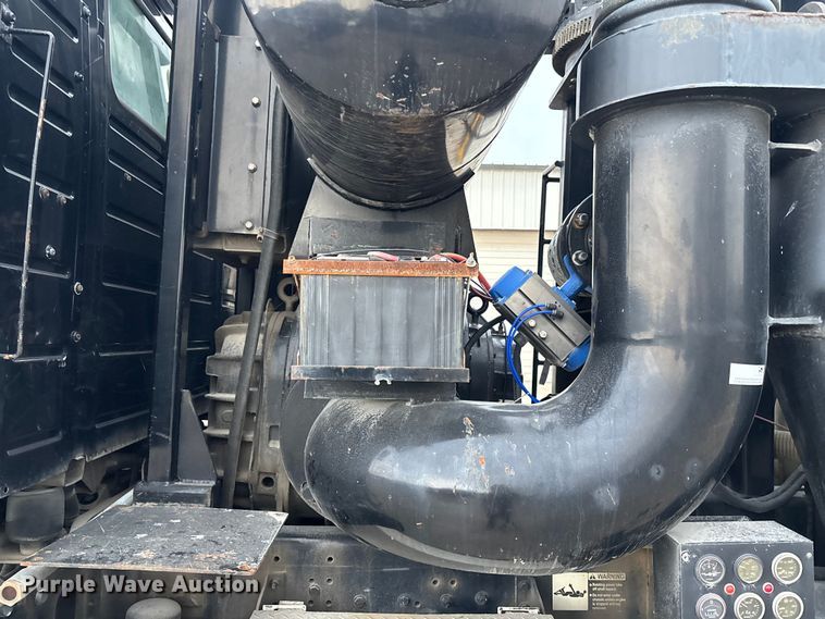 image for item ED5114 2003 Volvo Truck VHD sewer jetter truck