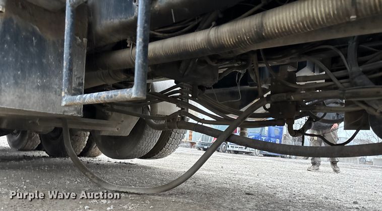 image for item ED5114 2003 Volvo Truck VHD sewer jetter truck