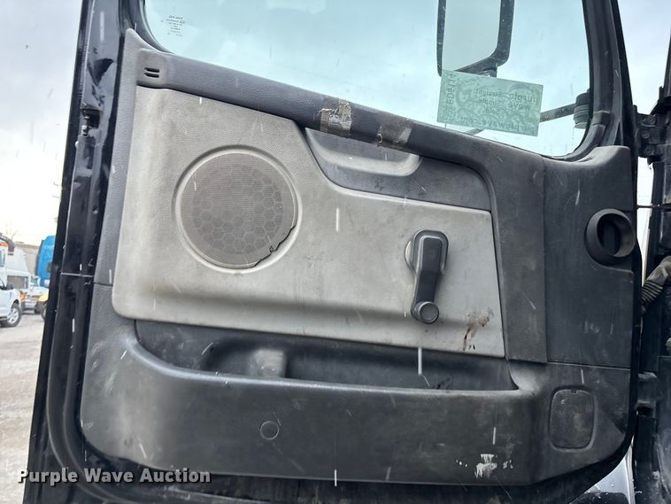 image for item ED5114 2003 Volvo Truck VHD sewer jetter truck