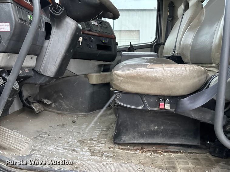 image for item ED5114 2003 Volvo Truck VHD sewer jetter truck