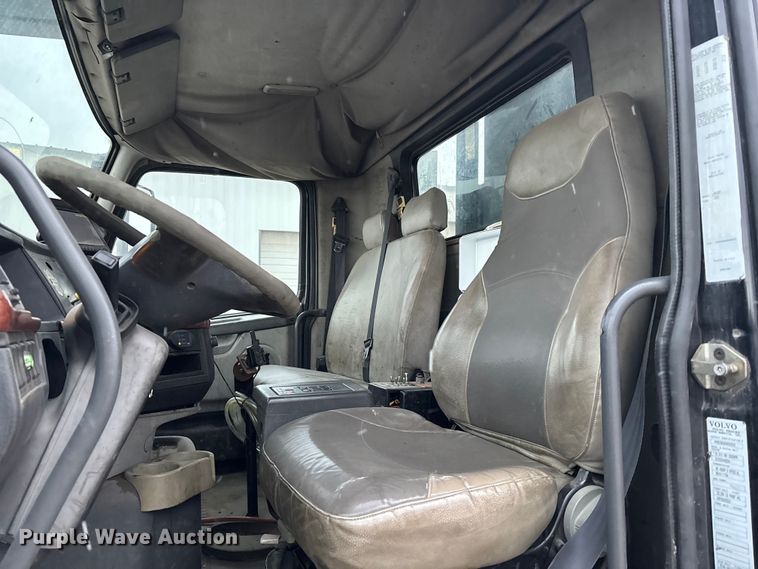 image for item ED5114 2003 Volvo Truck VHD sewer jetter truck