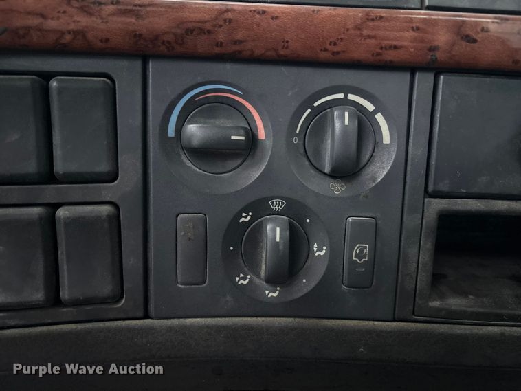 image for item ED5114 2003 Volvo Truck VHD sewer jetter truck