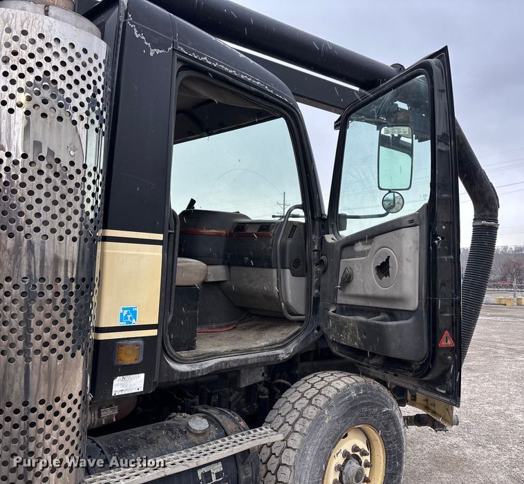 image for item ED5114 2003 Volvo Truck VHD sewer jetter truck