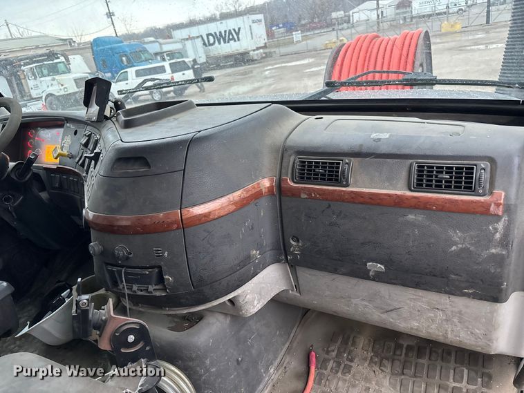 image for item ED5114 2003 Volvo Truck VHD sewer jetter truck