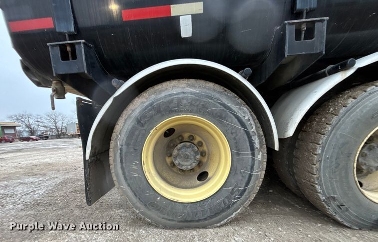 image for item ED5114 2003 Volvo Truck VHD sewer jetter truck