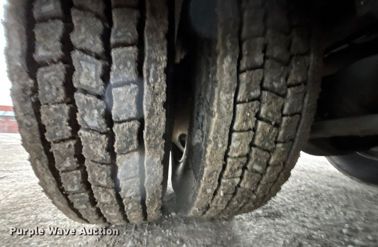 image for item ED5114 2003 Volvo Truck VHD sewer jetter truck