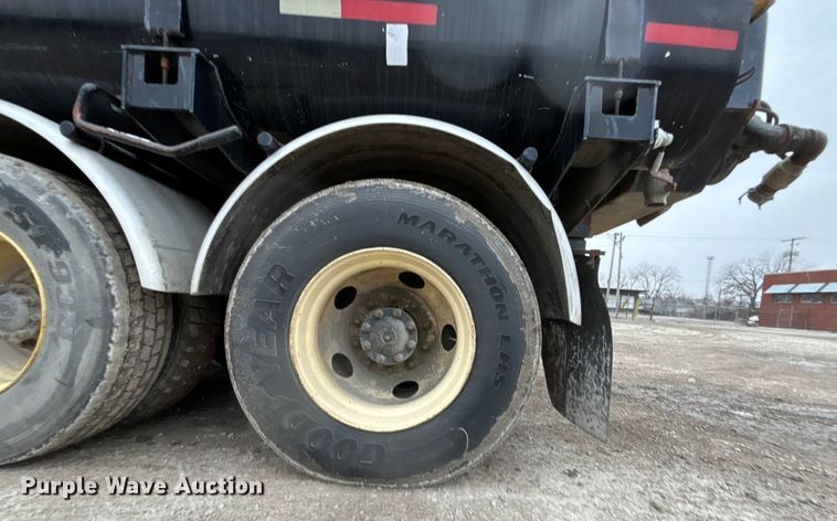 image for item ED5114 2003 Volvo Truck VHD sewer jetter truck