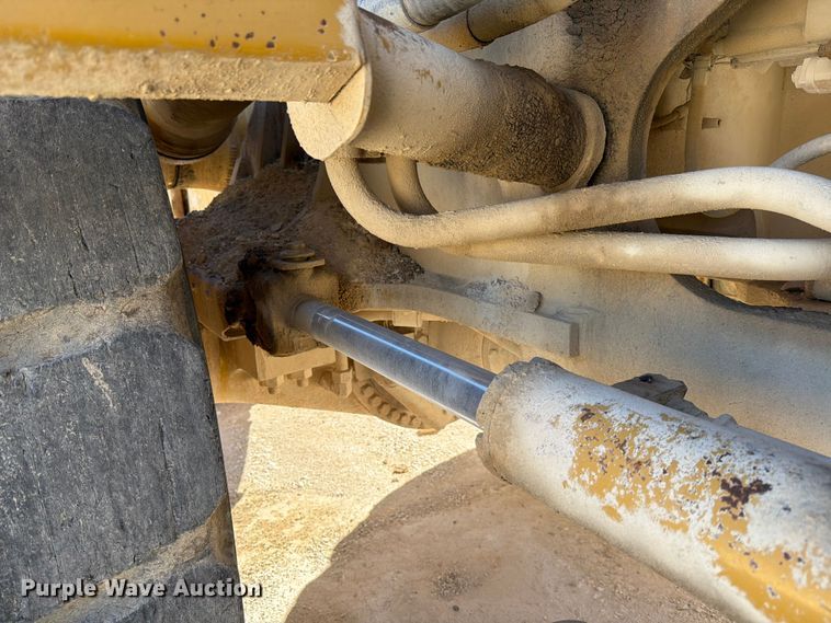 image for item ED5115 2005 Caterpillar 988G wheel loader