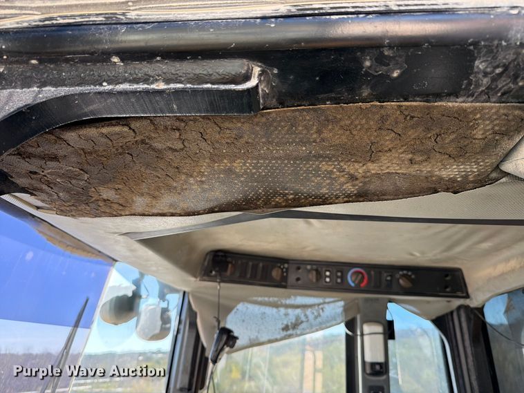 image for item ED5115 2005 Caterpillar 988G wheel loader