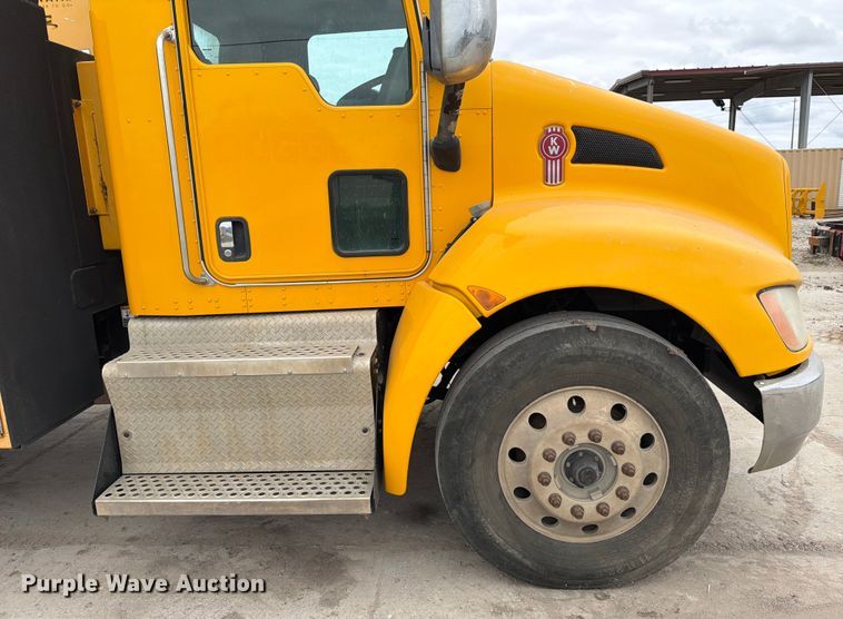 image for item ED5116 2014 Kenworth T370 utility / service truck