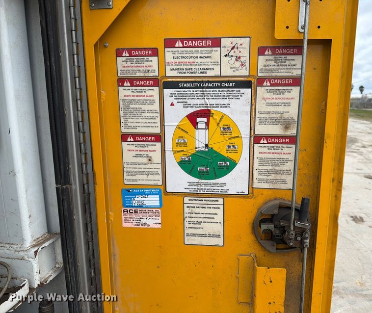 image for item ED5116 2014 Kenworth T370 utility / service truck