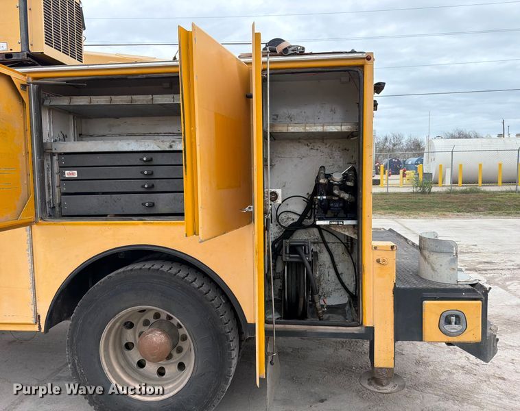 image for item ED5116 2014 Kenworth T370 utility / service truck