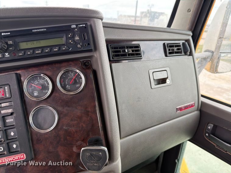 image for item ED5116 2014 Kenworth T370 utility / service truck